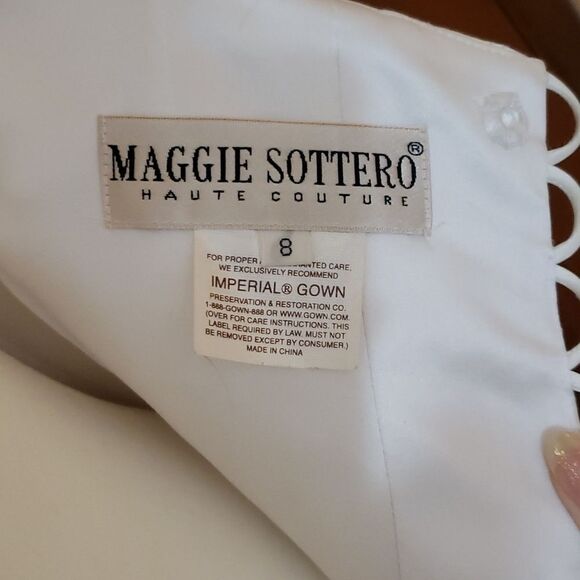 Maggie Sottero haute couture wedding gown. Imperial size 8, off white. - Picture 10 of 12